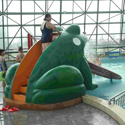 Glissières formées par grenouille de piscine d'eau, jeux de jeu de l'eau de glissière de fibre de verre de parc d'Aqua pour le parc aquatique