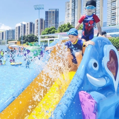 Étudier la faisabilité d'un parc aquatique pour enfants Équipement de jeux d'eau pour les éclaboussures d'eau