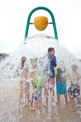 Équipement de parc de pulvérisation personnalisé Bouteille de pulvérisation d'eau en fibre de verre