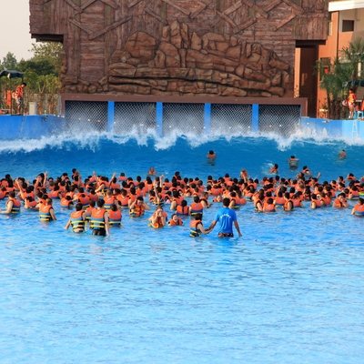 Waterfun Grand surf Tsunami Océan Bassin d'eau avec vagues Parque vide 3 mètres de haut