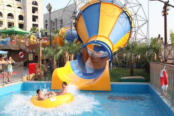 Parc commercial d'intérieur/extérieur de glissières d'eau de fibre de verre de tour moyen de l'eau de tornade