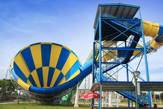 Les plus nouvelles glissières d'eau de fibre de verre d'amusement de conception pour le parc aquatique d'aventure en Chine