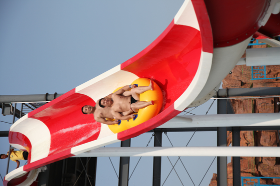 Glissières d'eau faites sur commande de Funnuy, glissière d'Aqua de boomerang de parc d'attractions pour l'amusement de famille de 2 personnes