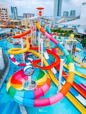 Thème personnalisé Gigantic Water House Aqua Playground avec une capacité de 1200 personnes et de l'acier galvanisé à chaud
