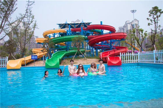 Toboggan aquatique en spirale personnalisé multi-pistes pour parcs aquatiques - Fabricant audité SGS