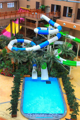 Toboggan aquatique en spirale personnalisé multi-pistes pour parcs aquatiques - Fabricant audité SGS