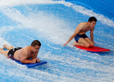 Amusement surfant adapté aux besoins du client de machine de fibre de verre de vague de cavalier d'écoulement pour le parc aquatique
