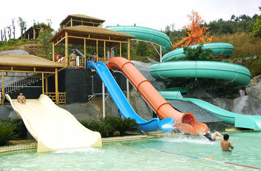 Équipement de Waterpark, fibre de verre ouverte/glissière en spirale étroite, taille faite sur commande de diapositives d'eau 11m